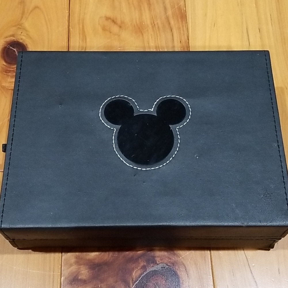 Large Case Minnie Mouse Interchangeable Watch NWT - image 2